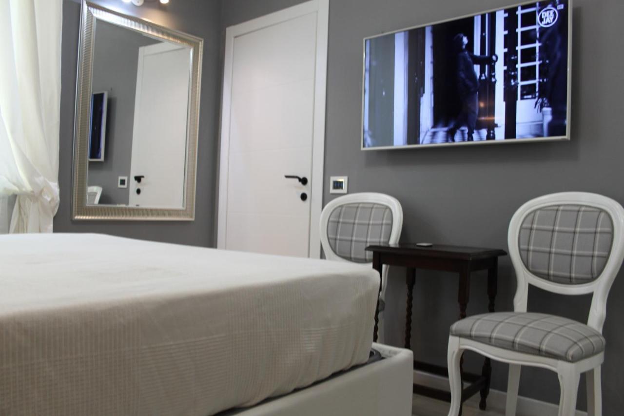 Jacuzzi Apartament By Parmacentro B&B Exterior foto